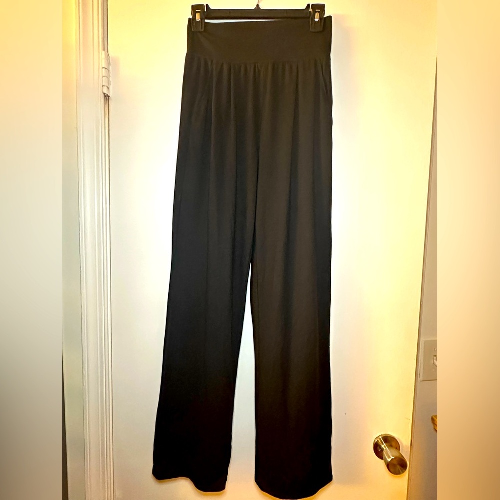 Vuori straight leg high rise lounge pants EUC